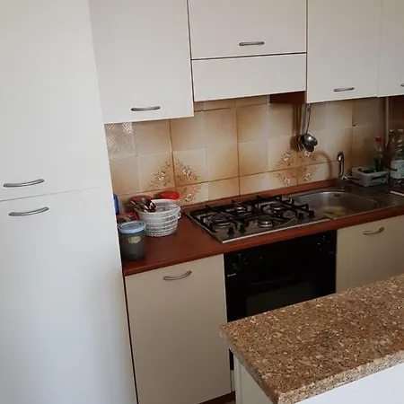 アパート Colaianni